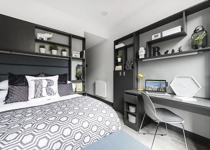 Otel Destiny Student - New Mill *