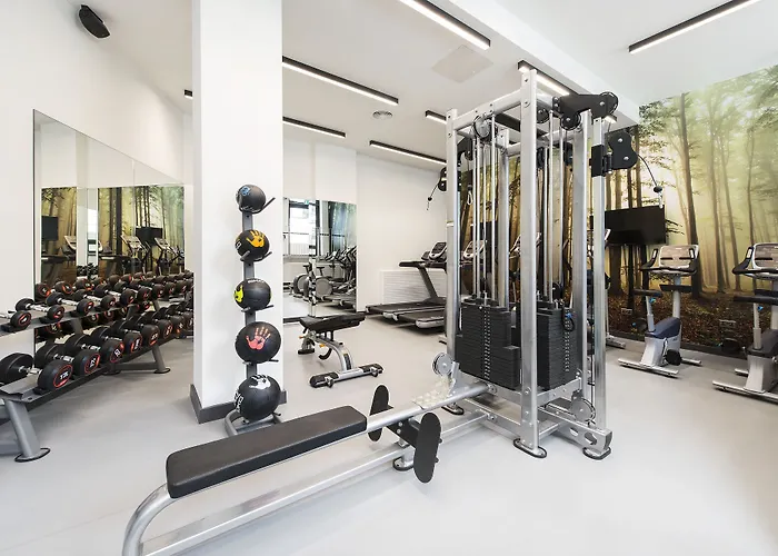 Destiny Student - New Mill Hotell *