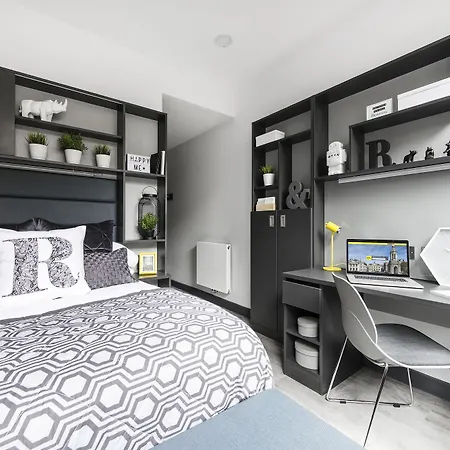 Hotel Destiny Student - New Mill *