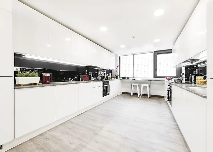 מלון Destiny Student - New Mill *